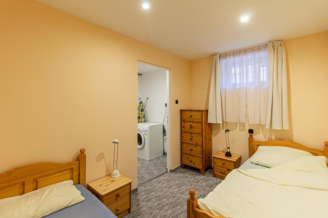 Deli Terasz A Apartman Free Parking, Self-Check-In Anytime เยอร์ ภายนอก รูปภาพ